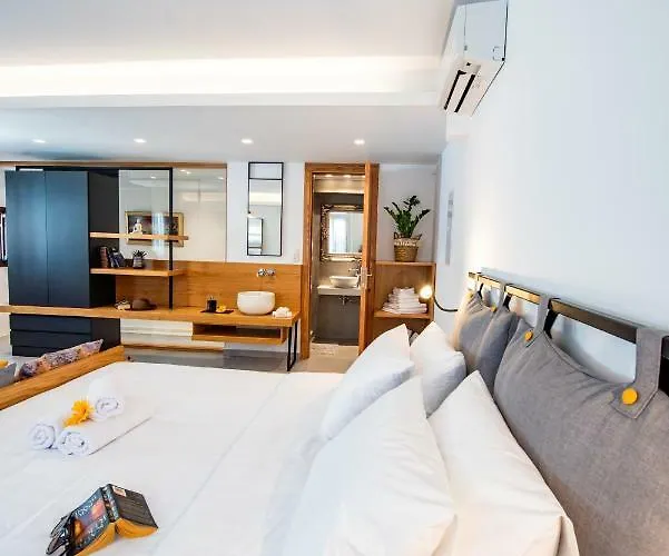 In (adults Only) Líndos